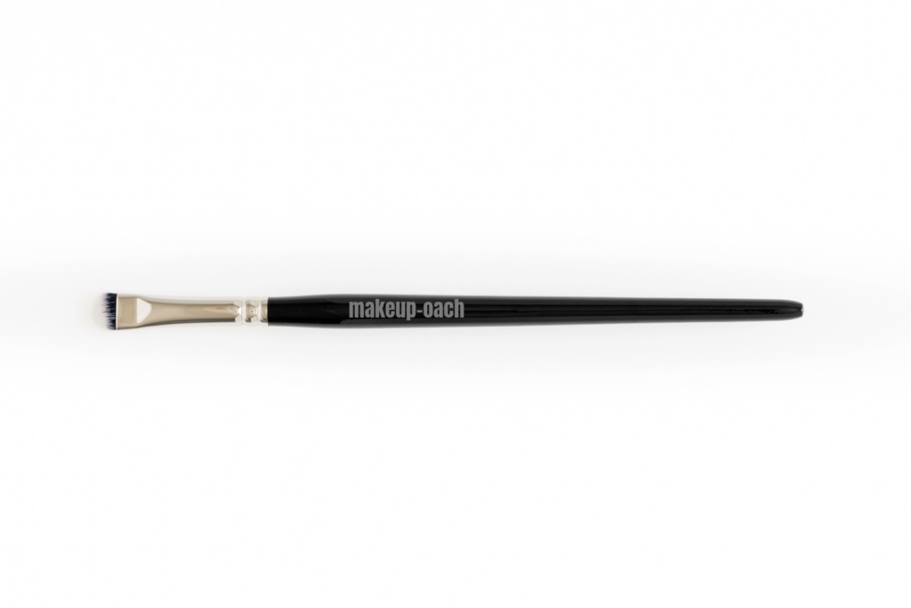 Pinsel Nr. 80 – abgeschrägter Pinsel für Brauen, Eyeliner & Highlights – makeup-coach