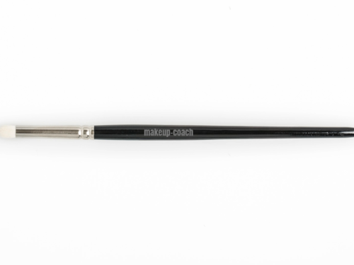 Ovaler Lidschattenpinsel für präzises Auftragen und Verblenden – makeup-coach