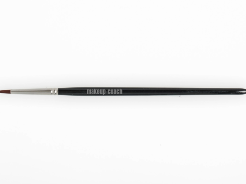 Feiner, spitzer Eyelinerpinsel für präzise Linien und Detailarbeiten – makeup-coach