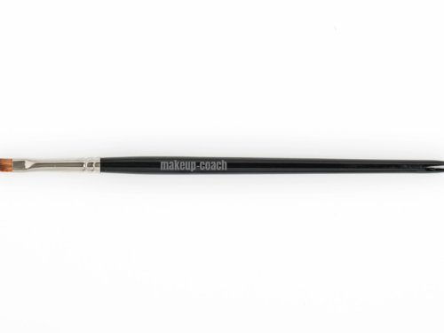 Schräger kleiner Pinsel für Eyeliner und Augenbrauen – präzise Linienführung – makeup-coach