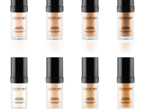 CONE Longwear Foundation in 8 verschiedenen Farbtönen – matte, langhaltende Foundation in eleganten Fläschchen.